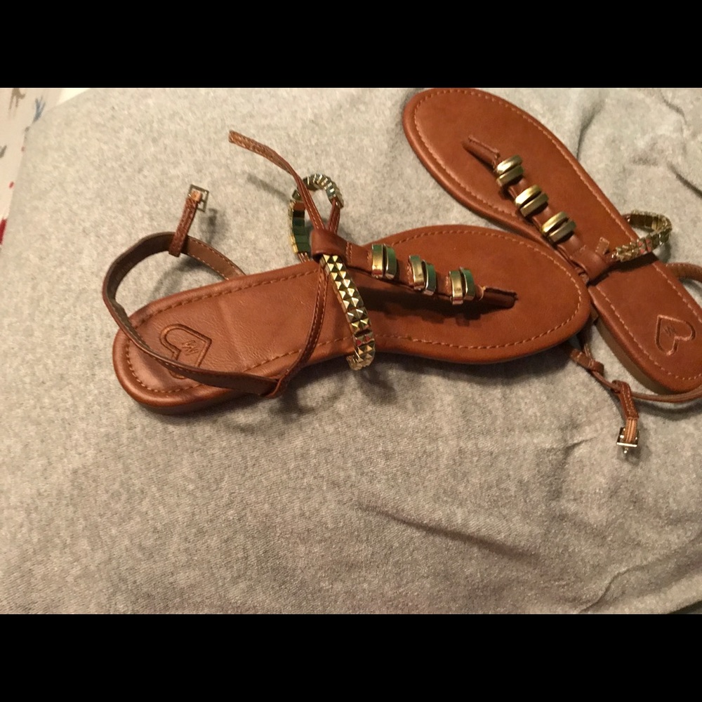 Sandals - Picture 2 of 3